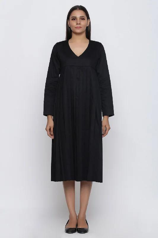 Fashion-Forward Women's Clothing Nordic Minimalist Home Look Black Pleated Midi Dress