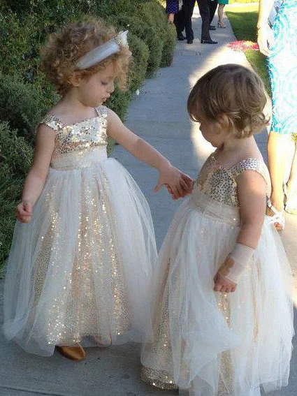 Women's Romantic Outfit Bold Silhouette Cute Ball Gown Sparkly Gold and Ivory Flower Girl Dress