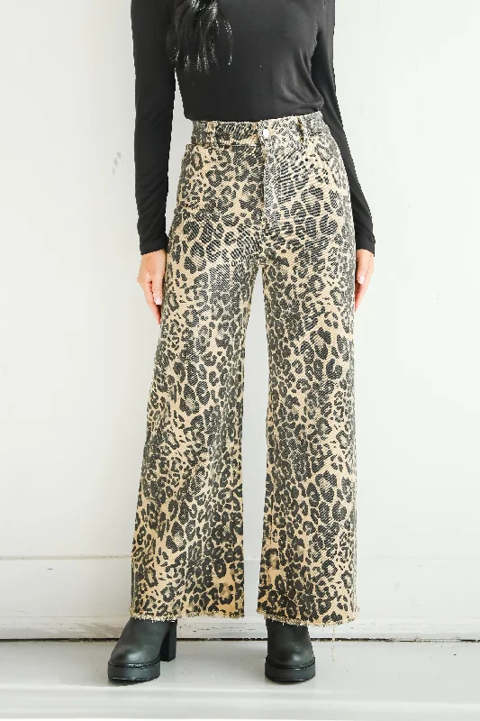 Vintage-Inspired Women's Apparel Elegant Styles Poised Curation Leopard Wide Leg Jeans