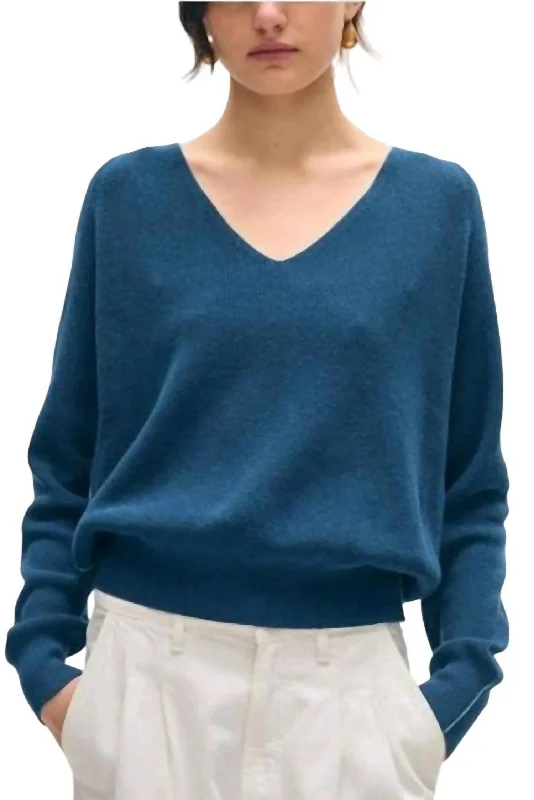 Women's Trendy Clothing Season Sale Tipped V Neck Sweater In Ocean Blue