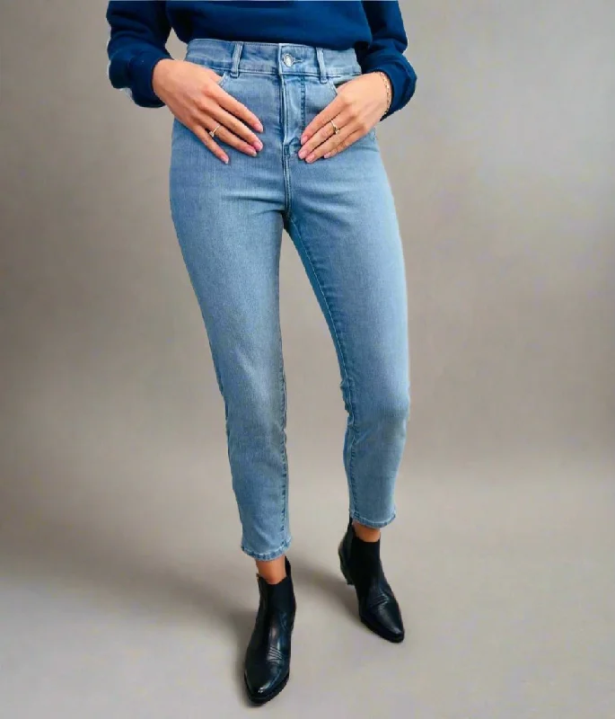 Stylish Women's Attire Fashion Forward Outfits Vintage Wash Light Denim Ankle Grazer Jeans